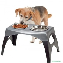 Comederos elevados para perros, una opción muy saludable