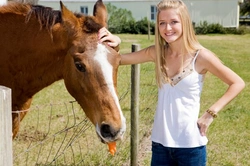 Healthy Horse Treats: Safe & Nutritious Options for Your Pony