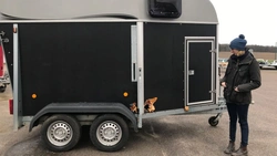 Efter golvchocken vill Emma varna alla hästägare