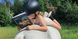 Sommarläsning med Vildhästen Izza