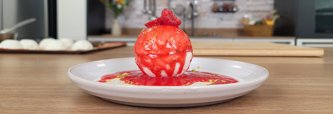 Nougat glacé à la pistache et aux framboises