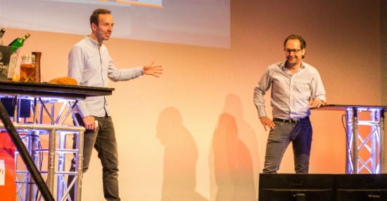 Philipp Westermeyer und Teja Töpfer eröffnen die NPA. (Foto: Hannes Holtermann, Online Marketing Rockstars)