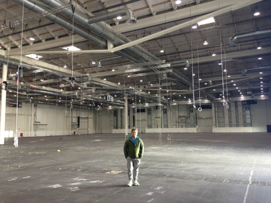 Im Februar geht's hier ab: Jasper in der (noch leeren) Messe Hamburg.