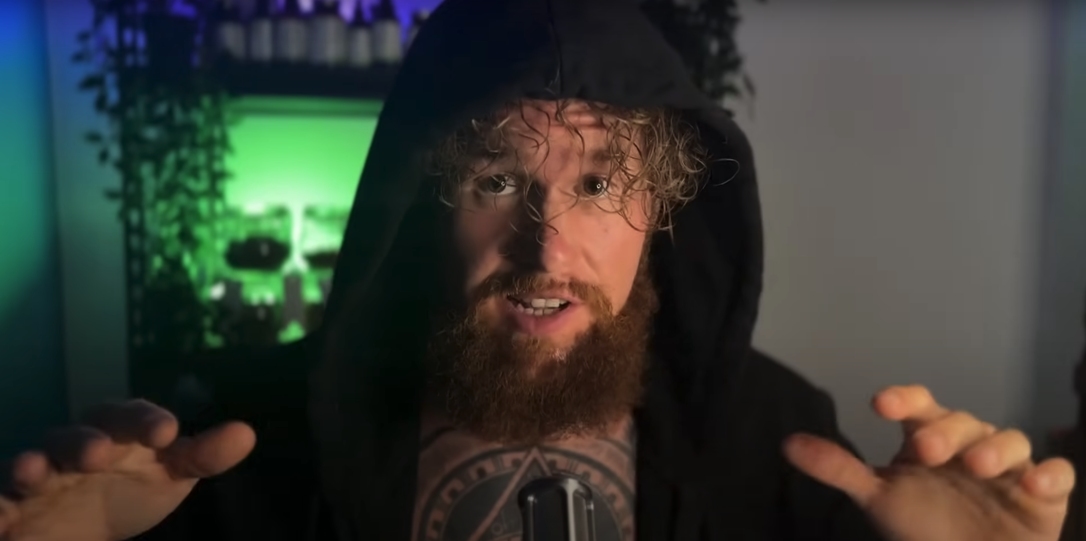 Fabian Kowallik in Kutte.png