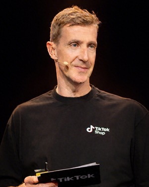 burianek_max_300x375.jpg