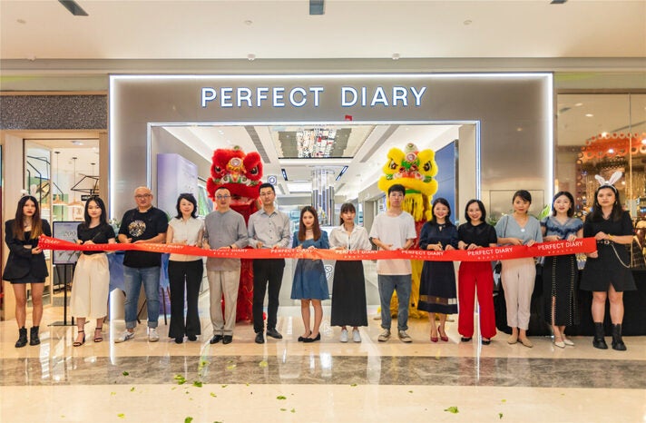 Auch wenn der physische Retail beim Umsatz von Perfect Diary bislang nur eine geringe Rolle spielt, ist das Tempo der Expansion der Marke auch hier beeindruckend: Von der Eröffnung des ersten Geschäfts bis zum 200. Store vergingen gerade einmal 20 Monate