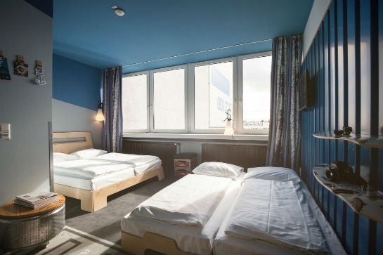 In diesen Doppelzimmern der Superbude St. Georg könntet Ihr nach Expo, Aftershowparty & Co. schlafen.