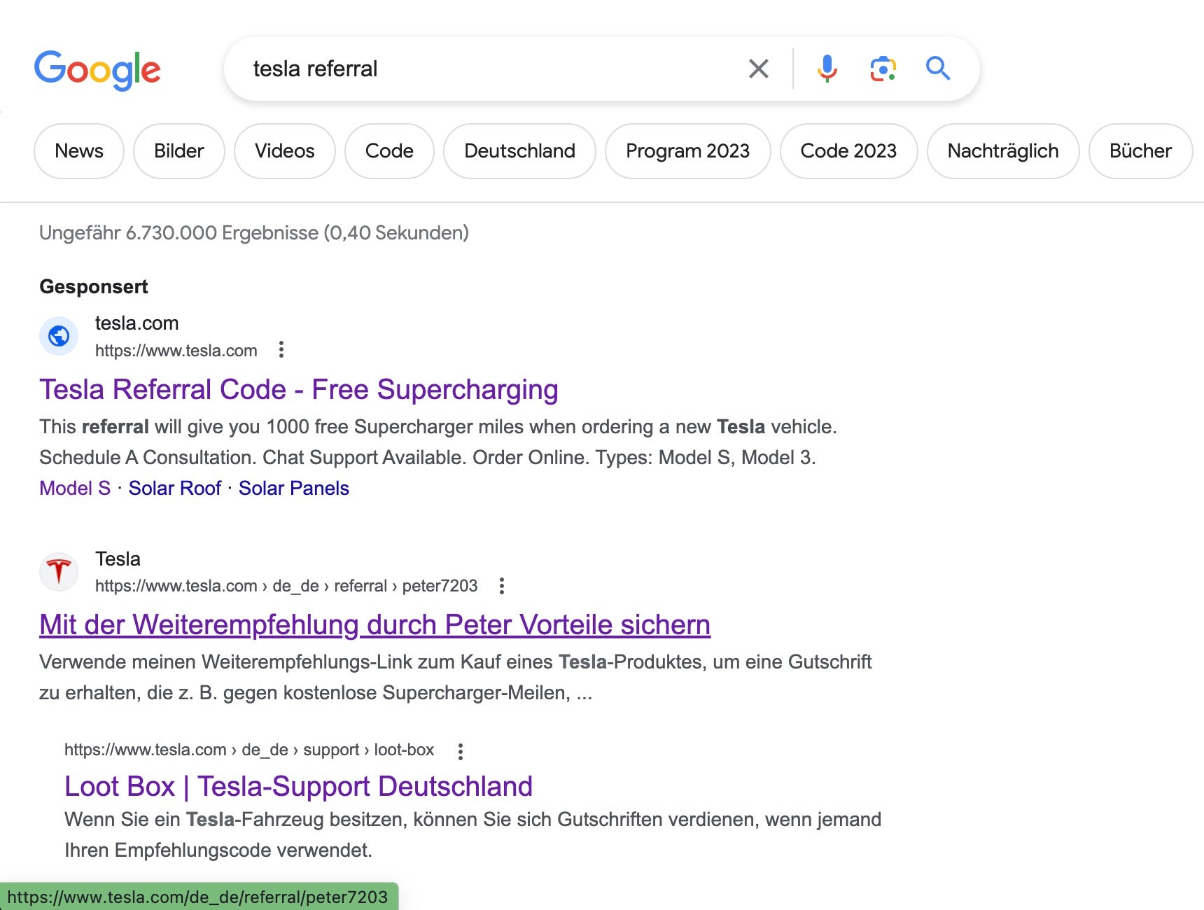 Screenshot einer Google-Suche nach "tesla referral"