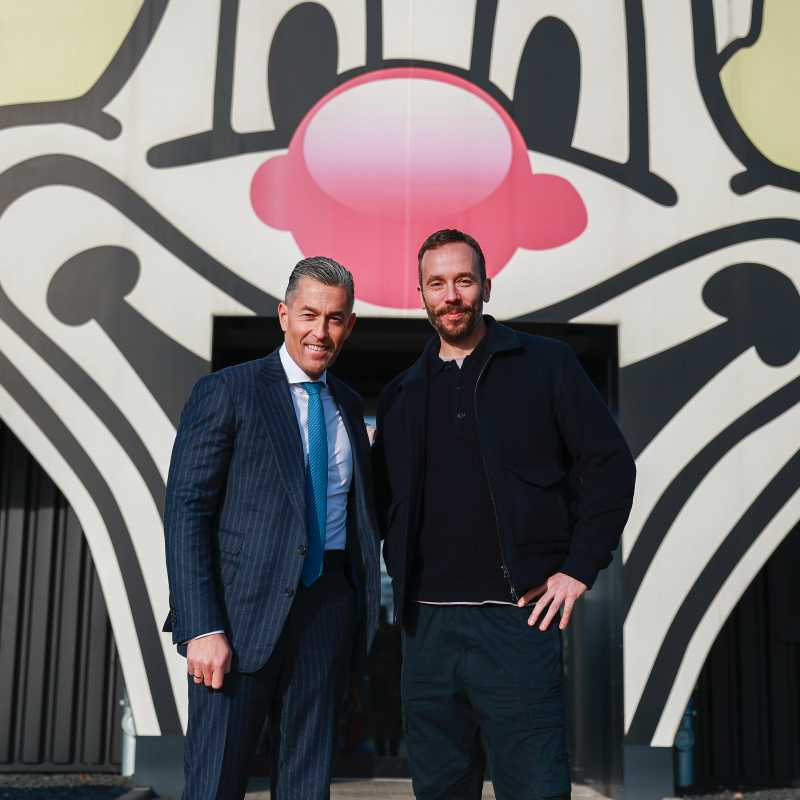 Optik: Mailänder Kaufmann, Business: Kölner Karneval – Philipp Westermeyer (r.) besuchte Deiters-Chef Herbert Geiss in Frechen. Foto: OMR