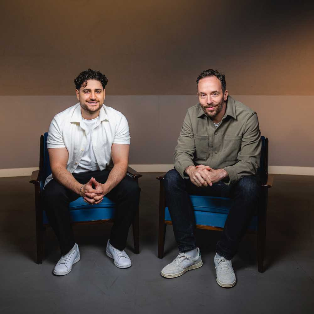 Streamer Elias Nerlich und OMR-Gründer Philipp Westermeyer trafen sich in Berlin zur Aufnahme – kurz vor einer Partie der Icon League. Foto: OMR