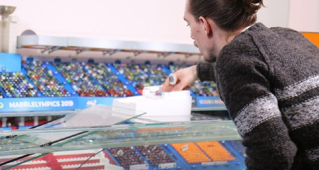 Jelle Bakker von "Jelle's Marble Runs"