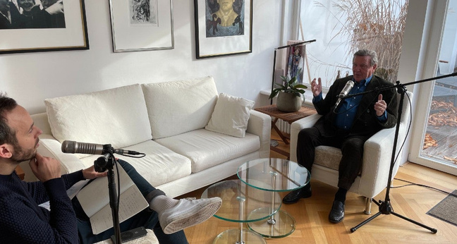 Altkanzler Gerhard Schröder im OMR Podcast