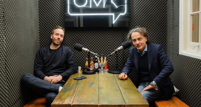 Zeit-Chefredakteur Giovanni di Lorenzo (rechts) war zu Besuch im Podcast von OMR-Gründer Philipp Westermeyer. Foto: Rikkert Aussems
