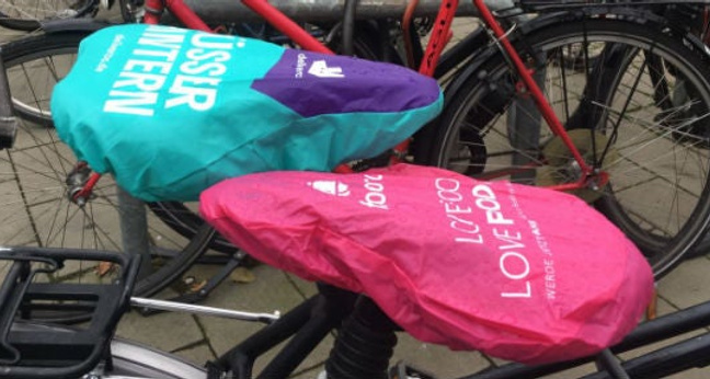 foodora_deliveroo_sattelschoner_aufmacherbild