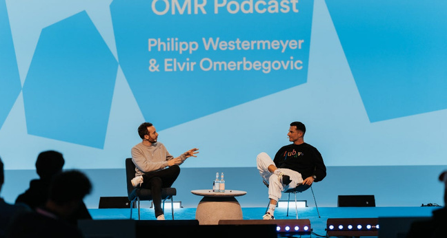 OMR-Gründer Philipp Westermeyer (links) sprach mit Hip-Hop-Unternehmer Elvir Omerbegovic auf einem Spotify-Event in Berlin. Foto: Pascal Bähr