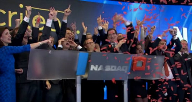 Jubelnde Criteo-Mitarbeiter beim Börsengang 2013. Seitdem durchlebt die Aktie ein Auf und Ab. (Quelle: Youtube)