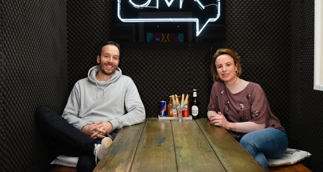 Funke-Verlegerin Julia Becker traf sich mit OMR-Gründer Philipp Westermeyer in Hamburg zur Podcast-Aufnahme. Foto: OMR