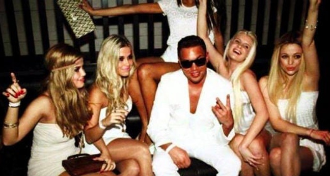 So inszeniert sich Kay One bei Facebook (Screenshot