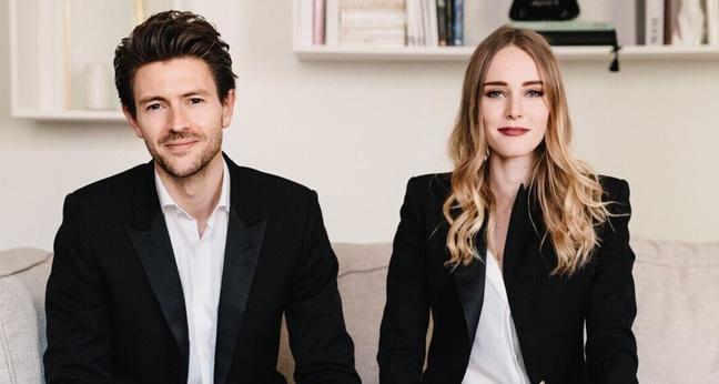 Thibaut Saguet und Natalie Hanczewski (v.l.), das Gründerpaar hinter dem Pariser DTC-Möbel-Startup NV Gallery