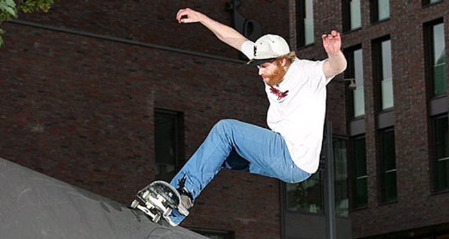 Der mehrfacher deutsche Skateboard-Meister Richie Löffler zeigt auch beim Rockstars Festival sein Können. 