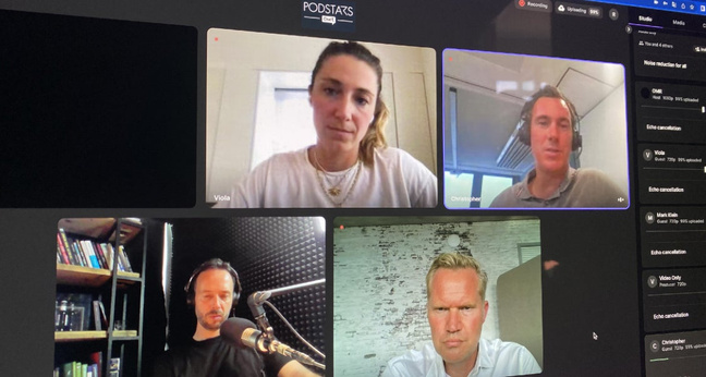 Viola Stadler (Projekt A, von oben links nach unten rechts), Christopher Oster (Clark), Philipp Westermeyer (OMR) und Mark Klein (Ergo) diskutierten über Versicherungen. Foto: OMR