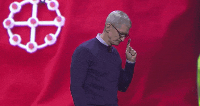 tim_cook_raising_finger2