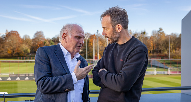 Uli Hoeneß begrüßte Philipp Westermeyer in München in der Bayern-Zentrale an der Säbener Straße.