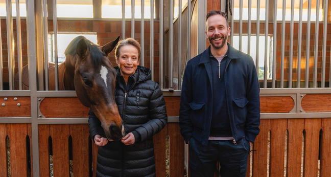Philipp Westermeyer besuchte Olympia-Rekordhalterin Isabell Werth und ihr Pferd DSP Quantaz auf ihrem Hof in Rheinberg. Die Dressurreiterin zeigte ihm nicht nur die Stallungen, sondern gab auch Einblicke in ihr Business. Foto: OMR