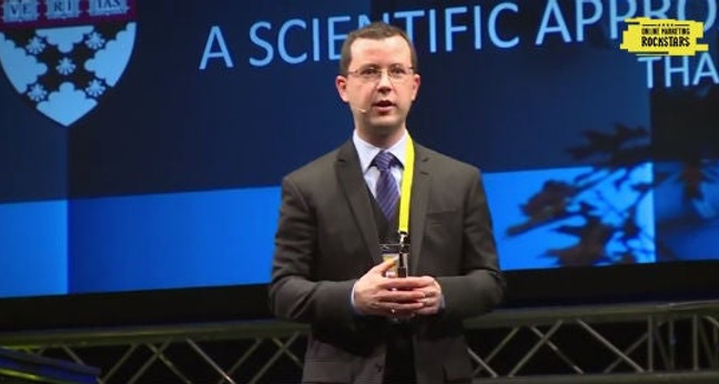 Thales Teixeira bei den Online Marketing Rockstars 2015 auf der Bühne 