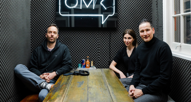 Philipp Westermeyer traf Emi Arpa und Sebastian Dahlem zum Interview