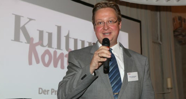 Martin Steinkamp bei der Verleihung des Niedersächsischen KulturKontakte-Preises 2013 (Quelle: kulturkontakte.com)