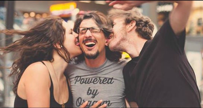 Axel Jack Metayer (in der Mitte), mit zwei Kollegen aus der "Orgasmic Meditation"-Szene (Foto: TurnON Berlin)