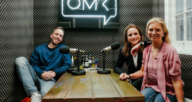 Philipp Westermeyer, Verena Pausder und Lea-Sophie Cramer (v.l.) bei der Aufnahme des OMR Podcasts. Foto: OMR