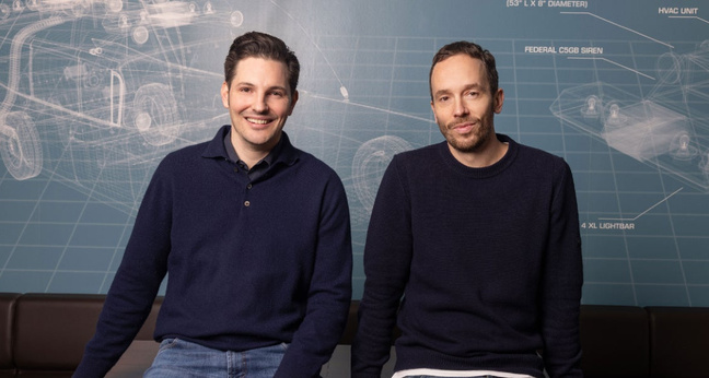 Christian Bertermann und Philipp Westermeyer bei der Podcast-Aufzeichnung in der Berliner Auto1-Zentrale. Foto: Auto1