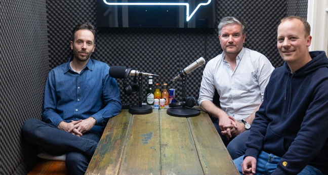 Philipp Westermeyer, Philipp Klöckner und Florian Rinke nach der Aufnahme des Podcasts. Foto: OMR
