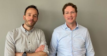 OMR-Gründer Philipp Westermeyer und Mercedes-Chef Ola Källenius trafen sich in Stuttgart zum Interview. Foto: OMR