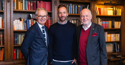 Frank Marrenbach, Philipp Westermeyer und Thomas Althoff nach der Aufnahme im Grandhotel Schloss Bensberg. Foto: OMR