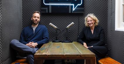 Elke Hofmann ist seit dem 1. Juni 2025 Deutschland-Chefin von Egon Zehnder. Mit OMR-Gründer Philipp Westermeyer sprach sie über die verschwiegene Welt des Executive Search. Foto: OMR