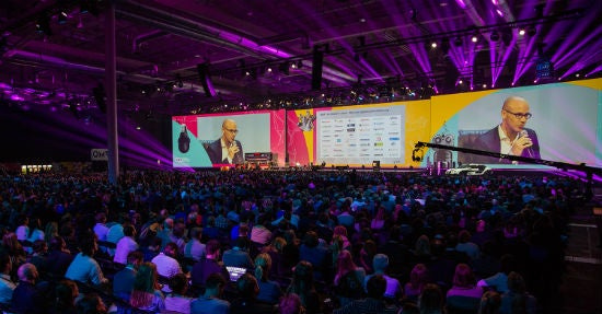 Ströer-COO Christian Schmalzl auf der Rockstars-Bühne. (Foto: Online Marketing Rockstars / Simon Hollmann)