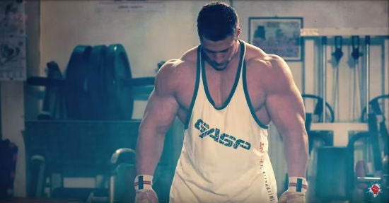 Der Bodybuilder Tim Budesheim tritt auf dem Youtube-Kanal BodybuildingDev auf.