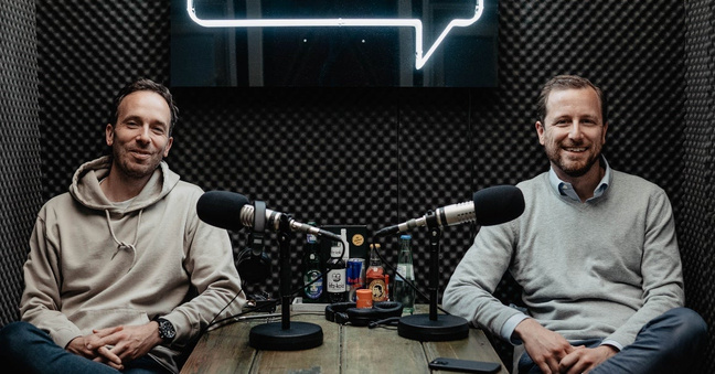 Im OMR Podcast hatte Philipp Westermeyer dieses Mal McMakler-Chef Felix Jahn zu Gast. Foto: OMR