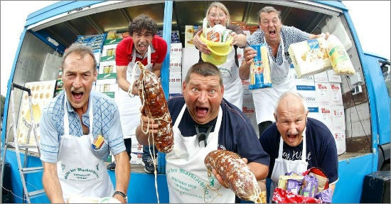 Die Plattformbetreiber buhlen wie Marktschreier um die Aufmerksamkeit der Verbraucher (Bildquelle: Gilde der Marktschreier)