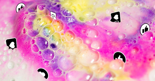 Mit "Adventures in Bathing"-Badebomben sollten die Lush-Kund*innen den Social-Media-Stress abstreifen können.