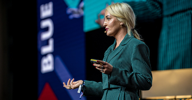 Karo Kauer beim OMR Festival 2022