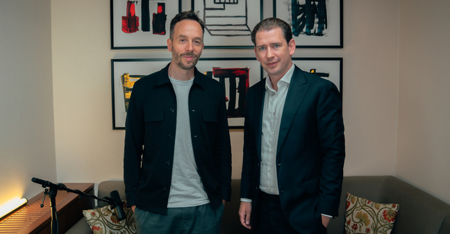 OMR-Gründer Philipp Westermeyer und Österreichs Ex-Bundeskanzler Sebastian Kurz nach der Podcast-Aufnahme in Wien.