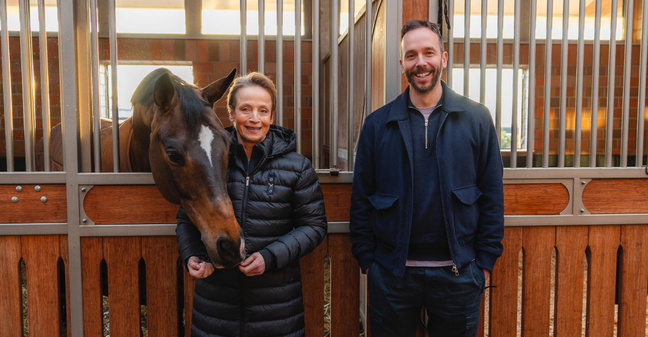 Philipp Westermeyer besuchte Olympia-Rekordhalterin Isabell Werth und ihr Pferd DSP Quantaz auf ihrem Hof in Rheinberg. Die Dressurreiterin zeigte ihm nicht nur die Stallungen, sondern gab auch Einblicke in ihr Business. Foto: OMR