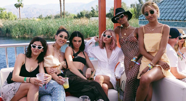 revolve_festival_kendall_jenner_friends