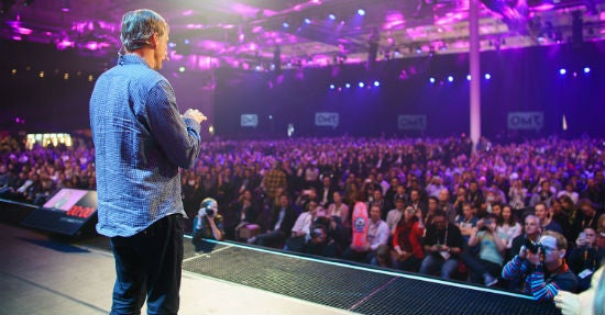 Ton Hawk auf der Rockstars-Bühne bei #OMR16