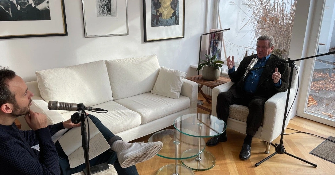 Altkanzler Gerhard Schröder im OMR Podcast