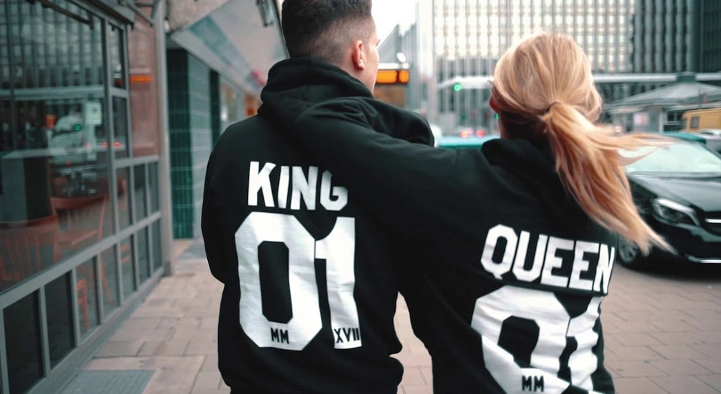 Hamburger Haenger Couple Goals Yarn Studios OMR